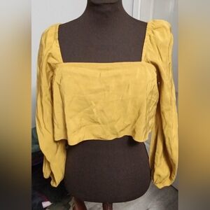 Size 3 (Med) No Brand Gold Colored Long Sleeve Crop Top That Ties In The Back